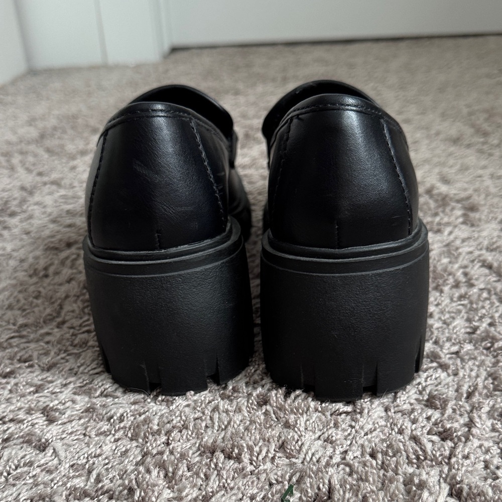 Madden Girl Black Chain Detail Loafers - Picture 5 of 6